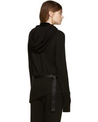 schwarzer Pullover mit einer Kapuze von Ann Demeulemeester