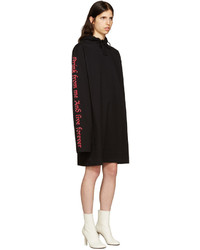 schwarzer Pullover mit einer Kapuze von Vetements