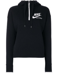 schwarzer Pullover mit einer Kapuze von Nike