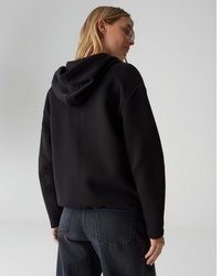 schwarzer Pullover mit einer Kapuze von Opus