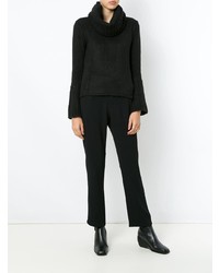 schwarzer Pullover mit einer weiten Rollkragen von Uma Raquel Davidowicz