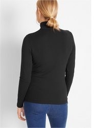 schwarzer Rollkragenpullover von bonprix