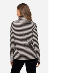 schwarzer Rollkragenpullover
