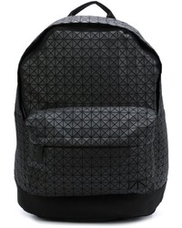 schwarzer Rucksack mit geometrischem Muster