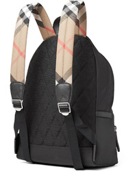 schwarzer Rucksack mit Schottenmuster von Burberry