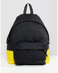 schwarzer Rucksack von Eastpak