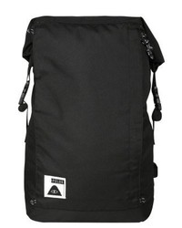 schwarzer Rucksack von Poler
