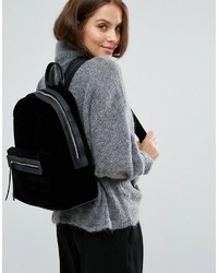 schwarzer Rucksack von Pieces