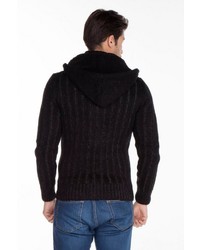 schwarzer Strick Pullover mit einem Kapuze von Cipo & Baxx