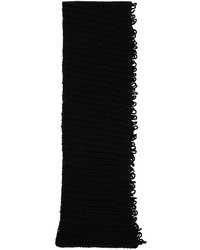 schwarzer Strick Schal von Ernest W. Baker