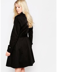 schwarzer Trenchcoat