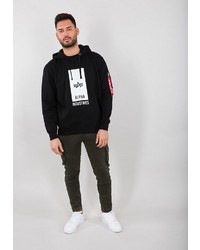 schwarzer und weißer bedruckter Pullover mit einem Kapuze von Alpha Industries