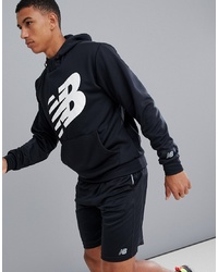 schwarzer und weißer bedruckter Pullover mit einem Kapuze von New Balance