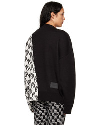 schwarzer und weißer bedruckter Pullover mit einem Rundhalsausschnitt von We11done