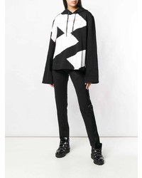 schwarzer und weißer bedruckter Pullover mit einer Kapuze von Damir Doma