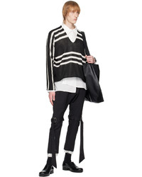 schwarzer und weißer horizontal gestreifter Pullover mit einem Rundhalsausschnitt von Sulvam