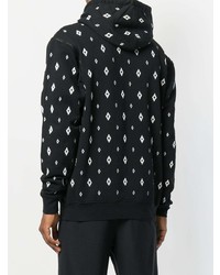 schwarzer und weißer Pullover mit einem Kapuze mit geometrischem Muster von Marcelo Burlon County of Milan