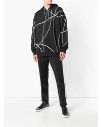 schwarzer und weißer Pullover mit einem Kapuze mit geometrischem Muster von Les Hommes Urban