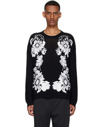 schwarzer und weißer Pullover mit einem Rundhalsausschnitt mit Blumenmuster von Valentino
