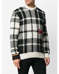 schwarzer und weißer Pullover mit einem Rundhalsausschnitt mit Karomuster von Calvin Klein 205W39nyc