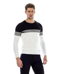 schwarzer und weißer Pullover mit einem Rundhalsausschnitt von Cipo & Baxx