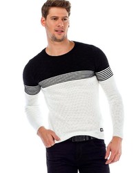 schwarzer und weißer Pullover mit einem Rundhalsausschnitt von Cipo & Baxx