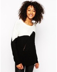 schwarzer und weißer Pullover mit einem Rundhalsausschnitt von Vero Moda