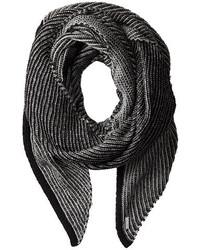 schwarzer und weißer vertikal gestreifter Schal
