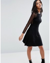 schwarzes ausgestelltes Kleid aus Netzstoff von Asos