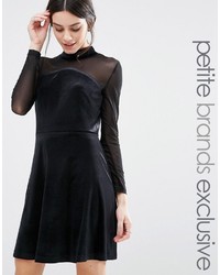 schwarzes ausgestelltes Kleid aus Samt