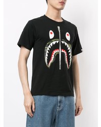 schwarzes bedrucktes T-Shirt mit einem Rundhalsausschnitt von A Bathing Ape