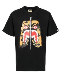 schwarzes bedrucktes T-Shirt mit einem Rundhalsausschnitt von A Bathing Ape