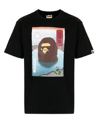 schwarzes bedrucktes T-Shirt mit einem Rundhalsausschnitt von A Bathing Ape