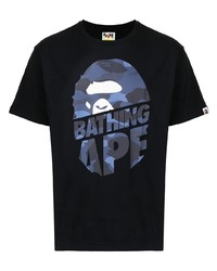 schwarzes bedrucktes T-Shirt mit einem Rundhalsausschnitt von A Bathing Ape