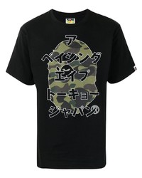 schwarzes bedrucktes T-Shirt mit einem Rundhalsausschnitt von A Bathing Ape