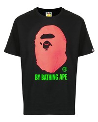 schwarzes bedrucktes T-Shirt mit einem Rundhalsausschnitt von A Bathing Ape