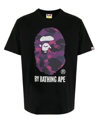 schwarzes bedrucktes T-Shirt mit einem Rundhalsausschnitt von A Bathing Ape