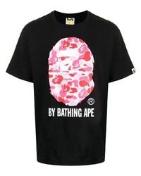 schwarzes bedrucktes T-Shirt mit einem Rundhalsausschnitt von A Bathing Ape