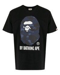 schwarzes bedrucktes T-Shirt mit einem Rundhalsausschnitt von A Bathing Ape