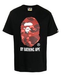 schwarzes bedrucktes T-Shirt mit einem Rundhalsausschnitt von A Bathing Ape