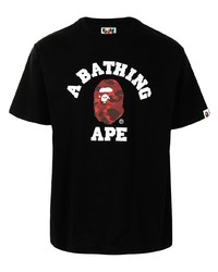 schwarzes bedrucktes T-Shirt mit einem Rundhalsausschnitt von A Bathing Ape