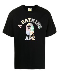 schwarzes bedrucktes T-Shirt mit einem Rundhalsausschnitt von A Bathing Ape