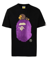 schwarzes bedrucktes T-Shirt mit einem Rundhalsausschnitt von A Bathing Ape