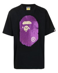 schwarzes bedrucktes T-Shirt mit einem Rundhalsausschnitt von A Bathing Ape