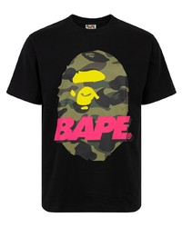 schwarzes bedrucktes T-Shirt mit einem Rundhalsausschnitt von A Bathing Ape