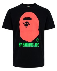 schwarzes bedrucktes T-Shirt mit einem Rundhalsausschnitt von A Bathing Ape