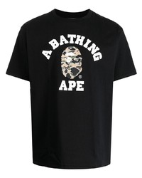 schwarzes bedrucktes T-Shirt mit einem Rundhalsausschnitt von A Bathing Ape