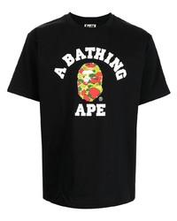 schwarzes bedrucktes T-Shirt mit einem Rundhalsausschnitt von A Bathing Ape