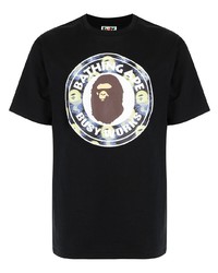 schwarzes bedrucktes T-Shirt mit einem Rundhalsausschnitt von A Bathing Ape