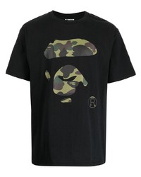 schwarzes bedrucktes T-Shirt mit einem Rundhalsausschnitt von A Bathing Ape